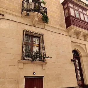 Semi-basement, Cosy Interconnected To Our A Traditional Maltese Townhouse Apartment