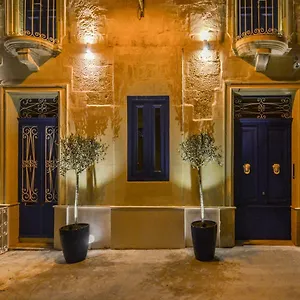 Senglea Suites Hotel