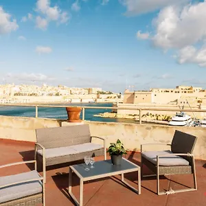 Stunning With Gorgeous Harbour Views Apartment