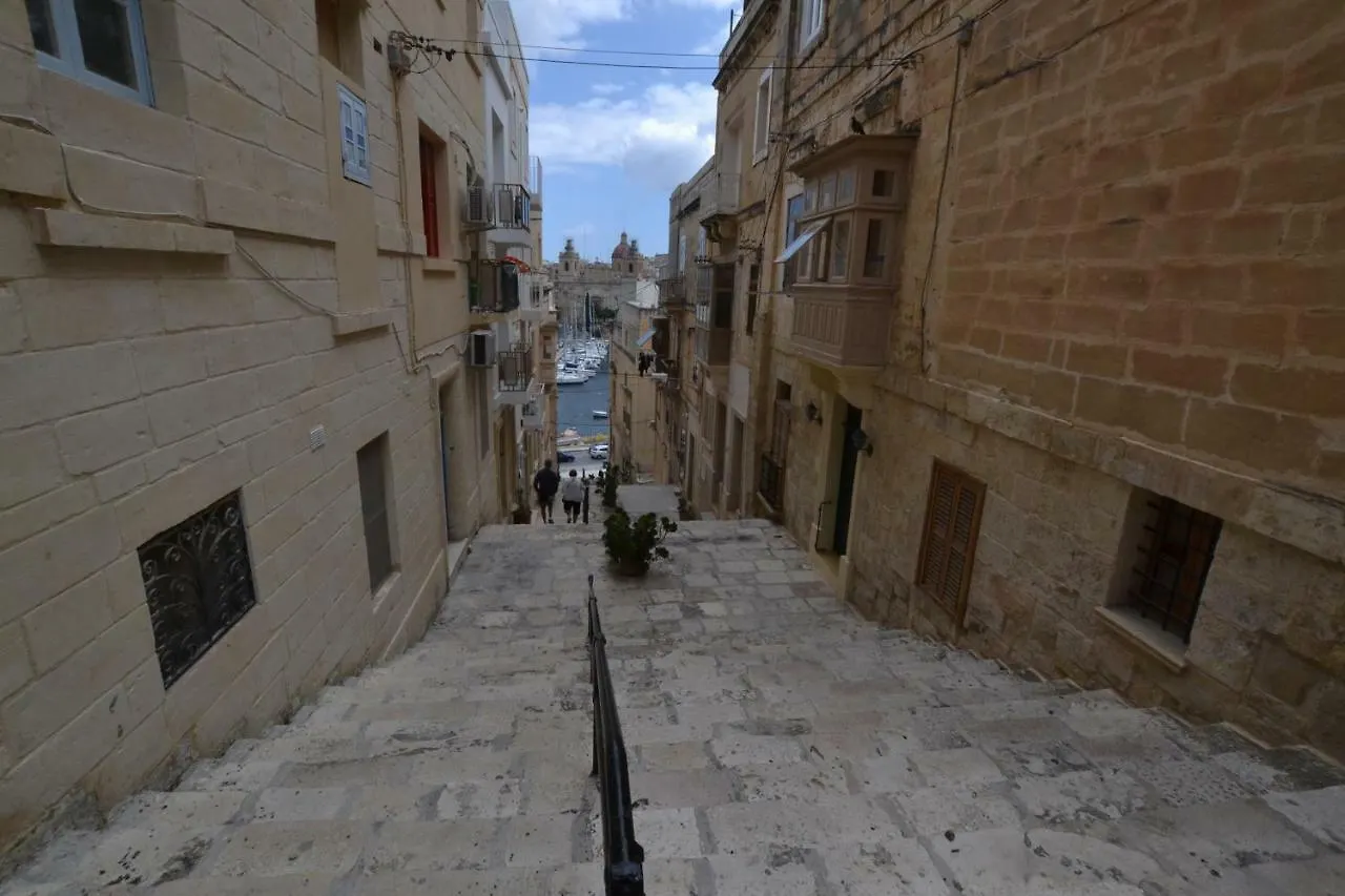 The Penthouse Flat-Terrace&View Appartement Senglea
